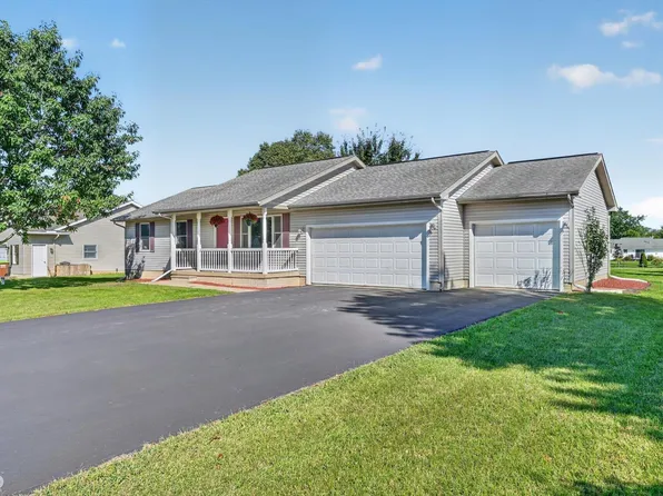 2096 Friar Tuck Cir, Adrian, MI 49221