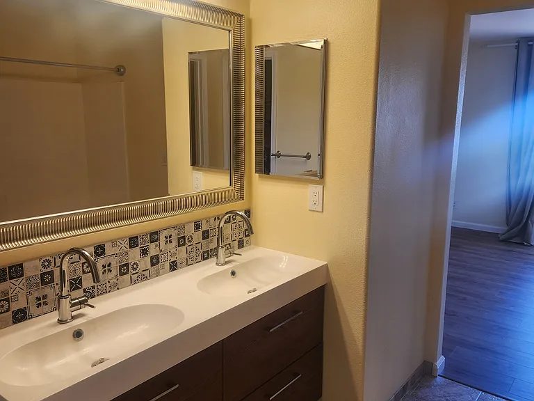 8770 Sunset Breeze Dr — Photo 17
