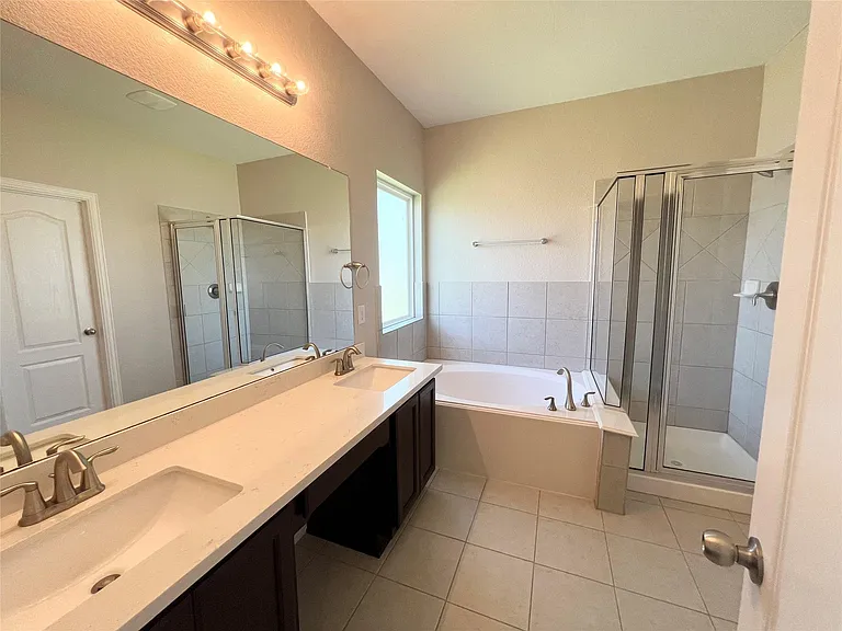 1507 Bella Garden Ct — Photo 13