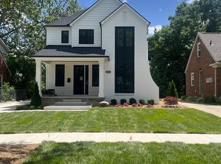 2078 Manchester Rd, Birmingham, MI 48009