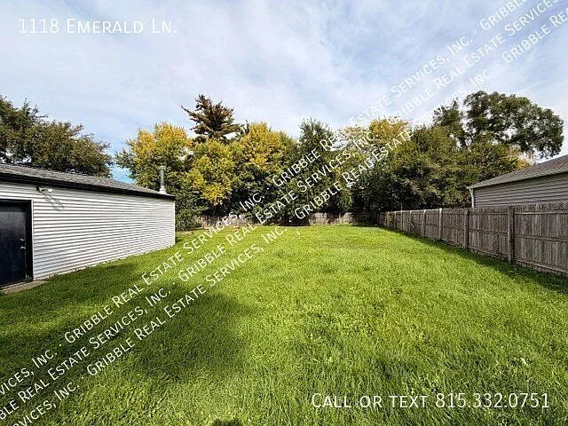 3BR ranch home w/large 2 car garage — Photo 3