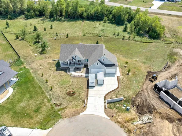 429 Cedar Point Ct, Derby, KS 67037