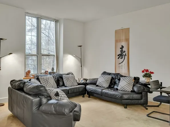 35 Walden St APT 2B, Cambridge, MA 02140