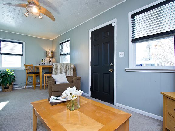 Great Updated Front Room!