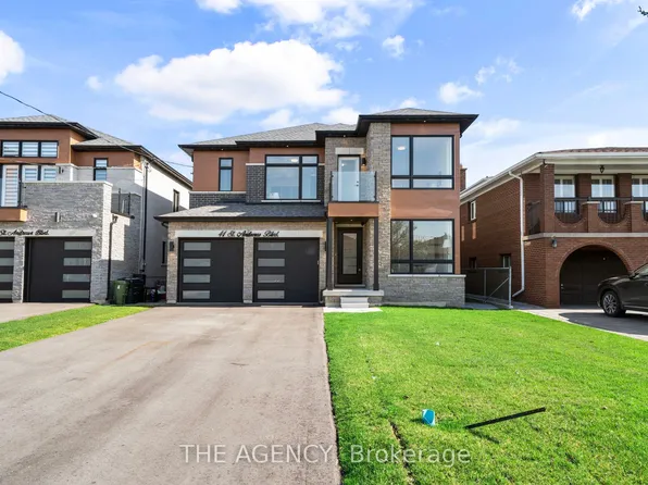 41 Saint Andrews Blvd, Toronto, ON M9R 1W2