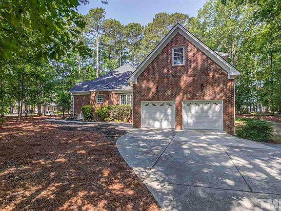 3rd image of 93 Benning Cir