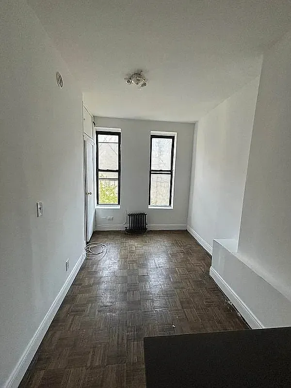 Building Photo - 294 Willoughby Ave #4C