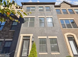 13221 Lake Waterview Way, Herndon, VA 20171