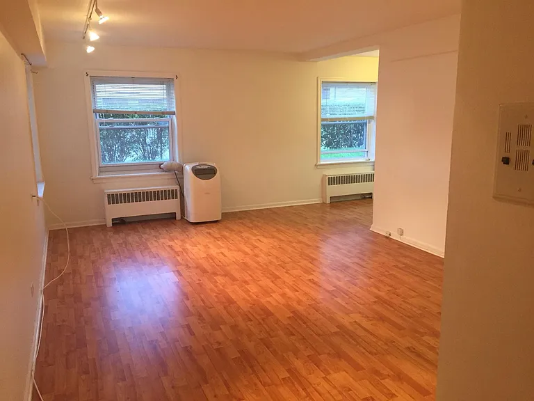 7220 N Claremont Ave #AJ — Photo 1