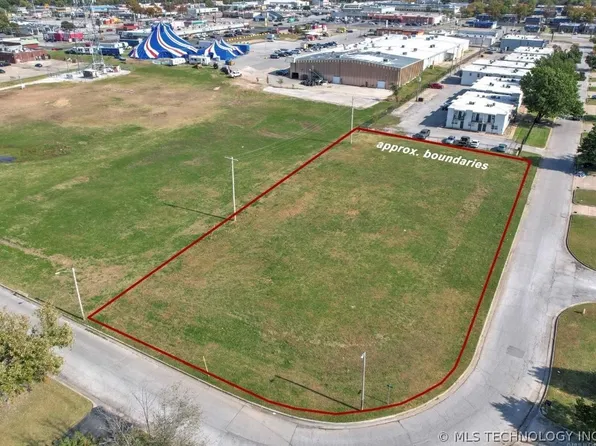 10935 E 23rd St, Tulsa, OK 74129