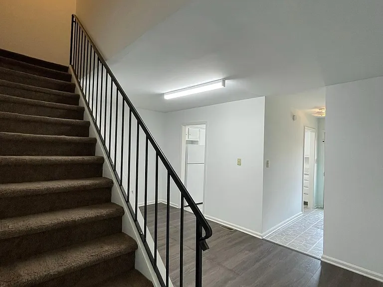 42 Terrace Ct — Photo 8