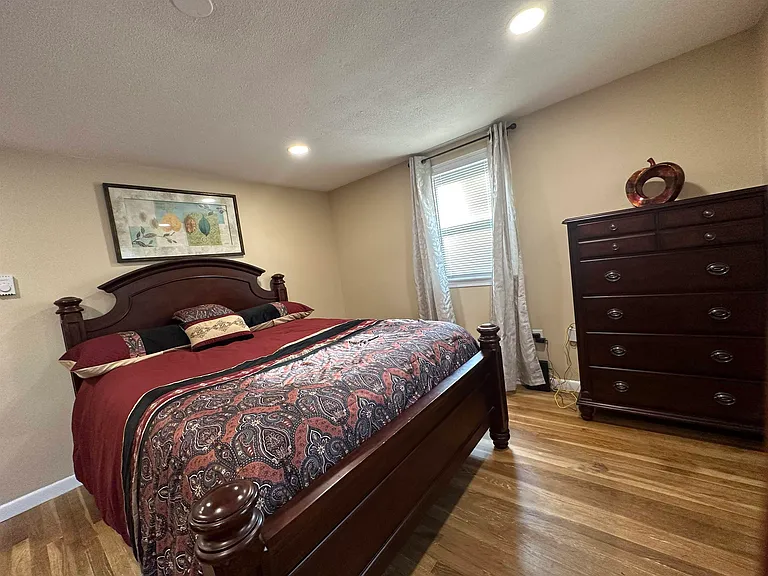 4 Lorraine Ave — Photo 16