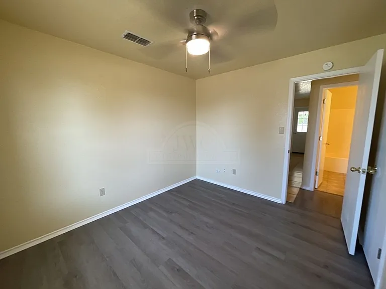 2005 Agate Dr — Photo 10