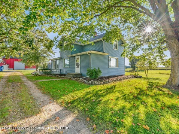 3907 Carlisle Hwy, Charlotte, MI 48813