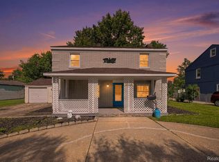 29156 Coolidge St, Roseville, MI 48066