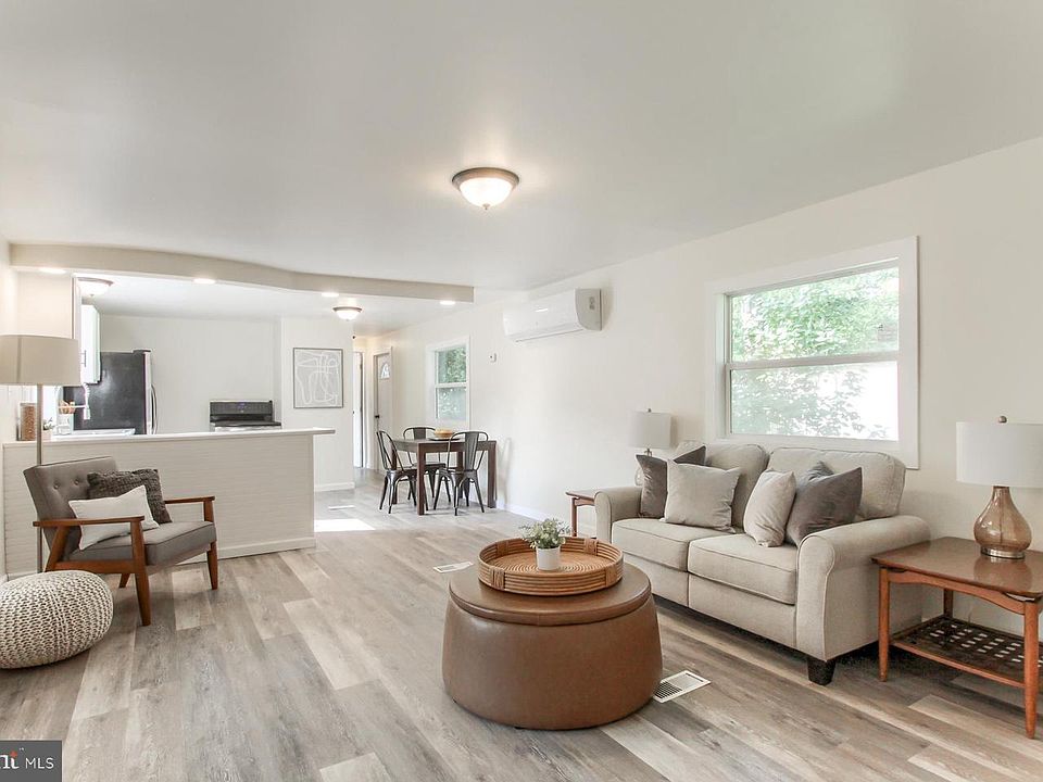 1st image of 37 Creekside Ln