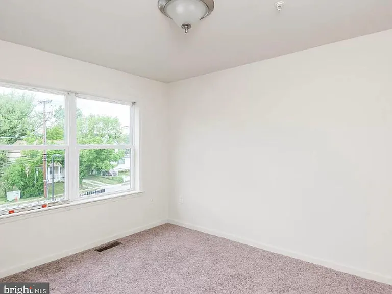 5235 Crowson Ave #6 — Photo 16