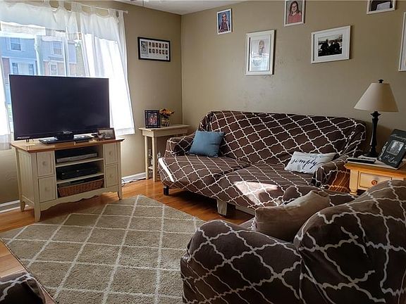 4th image of 1019 Fieldstone Dr