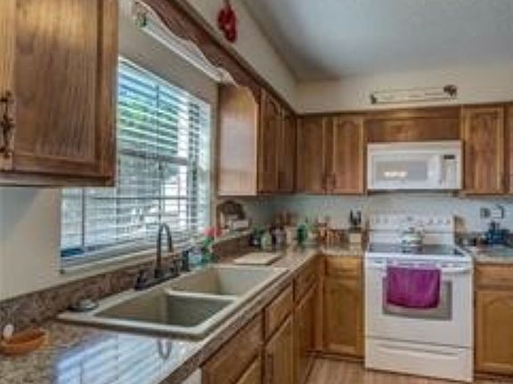 5th image of 100 E Oak Terrace Dr APT A3