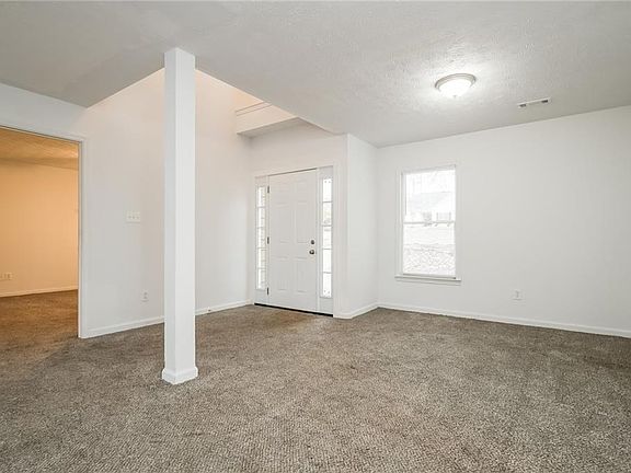 4th image of 160 Princeton Way