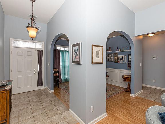 4th image of 131 Spring Bluff Dr