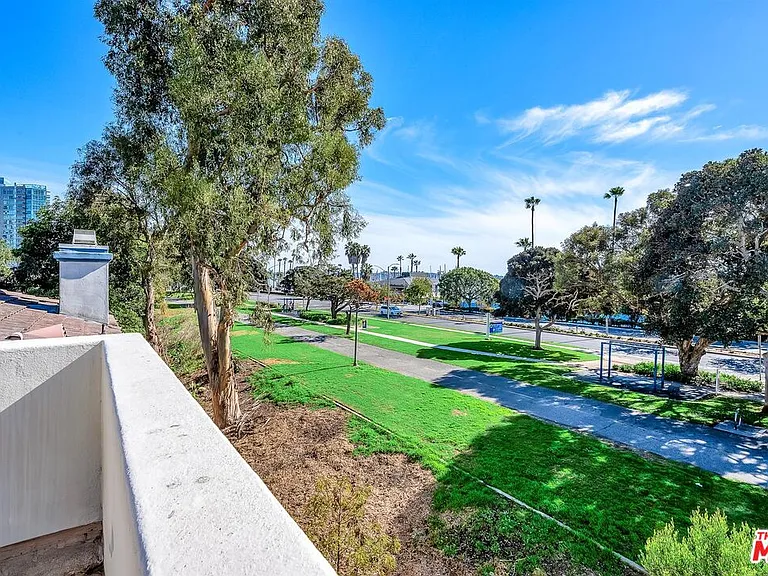 928 Harbor Crossing Ln — Photo 42