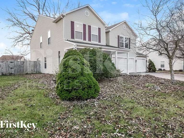 6845 Woodland Heights Dr — Photo 2