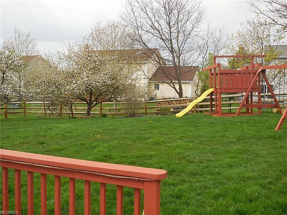 3rd image of 33009 Popham Ln