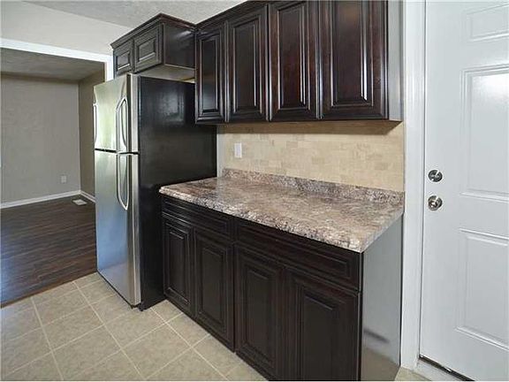 5th image of 10926 Carlson Dr