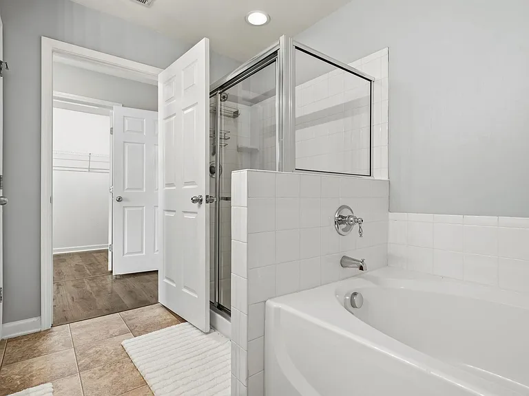 1326 Stone Manor Dr — Photo 12
