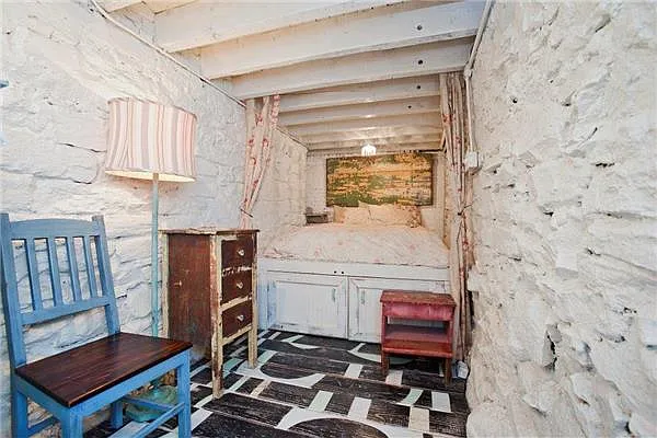 Sold by Stephen P. Wald | media 10