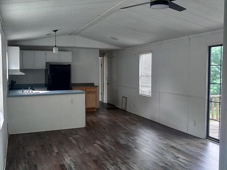 646 Old River Rd