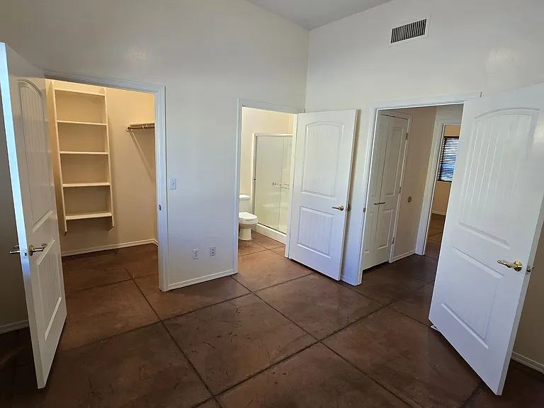 3331 E Bermuda St — Photo 36