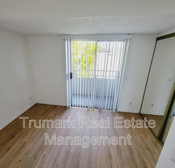 1041 Allen Ave #5 — Photo 6