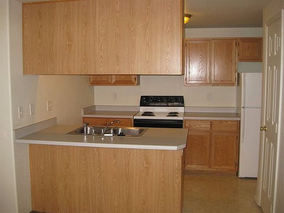 3rd image of 427 Western Ave APT 1