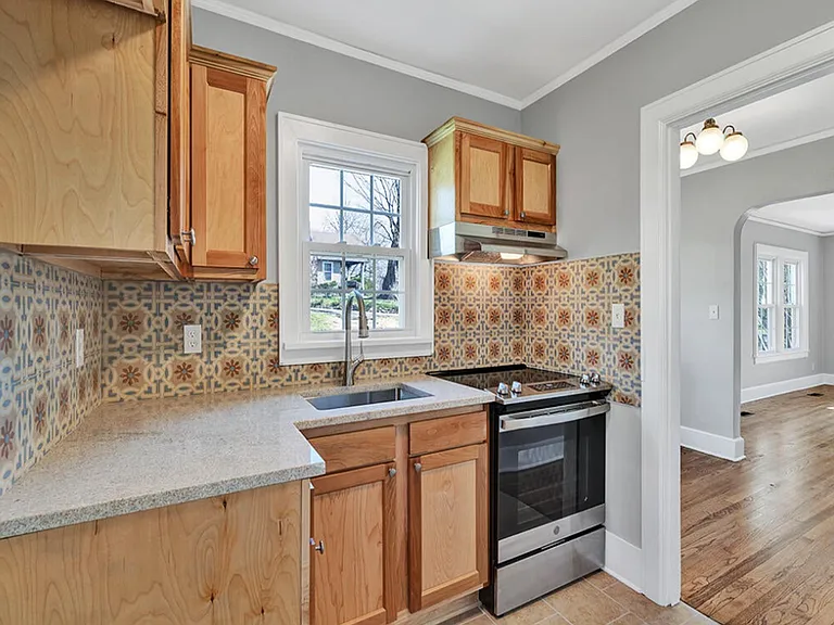 118 Pinehurst Ave — Photo 4