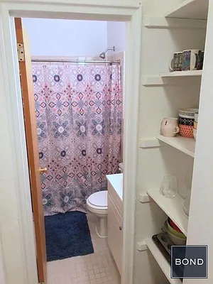 Rented by Bond New York | media 17