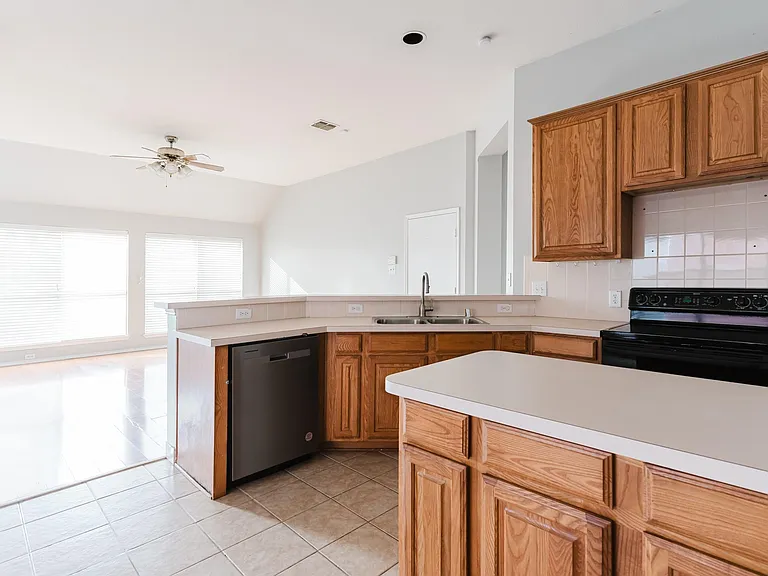 1514 Clear Creek Dr — Photo 15