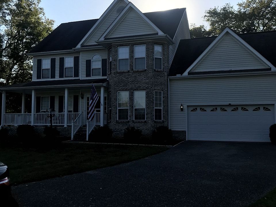 1st image of 417 Dorchester Pl