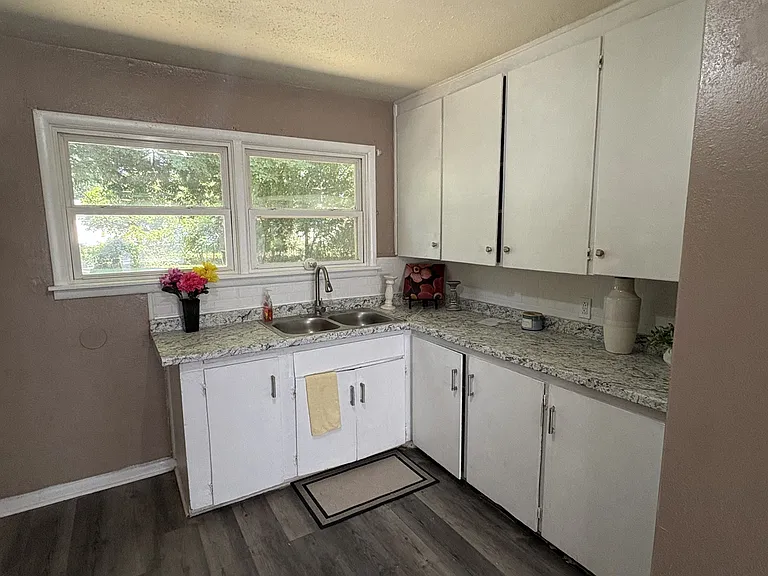 4331 N Frankfort Pl — Photo 6