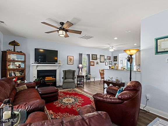 5th image of 231 Admiral Court