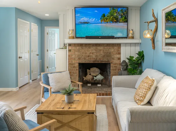 2801 Seahorse Ct, Kitty Hawk, NC 27949