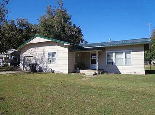 413 Plum St, Chetopa, KS 67336