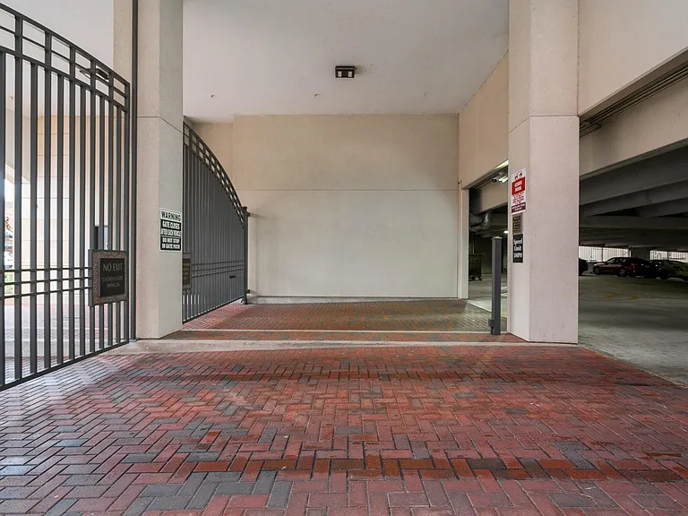 2299 Lone Star Dr #101 — Photo 21