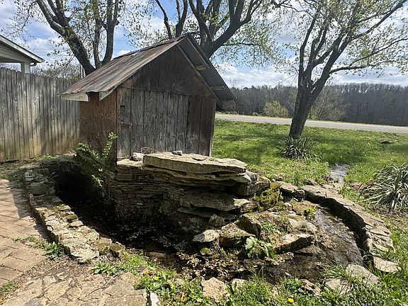 4th image of 1506 Garners Creek Rd