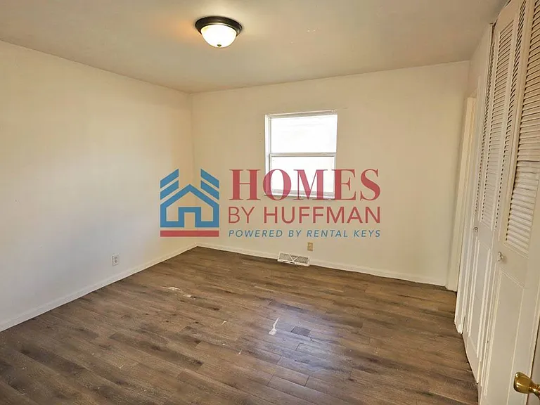 103 East Strain Street — Photo 11