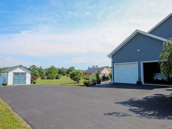 3rd image of 38 Tweddle Farm Ln