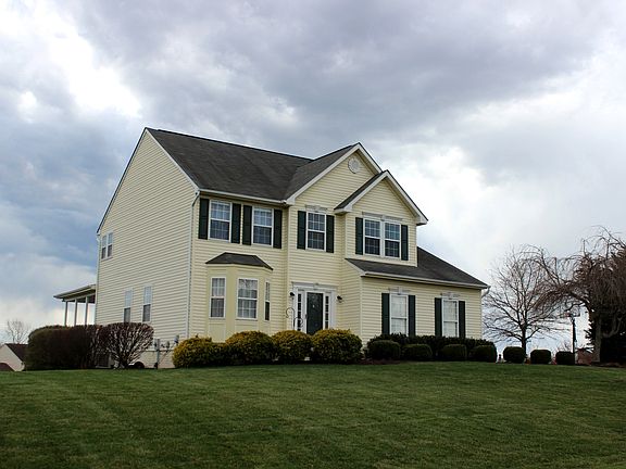 2nd image of 140 Mara Rose Ln