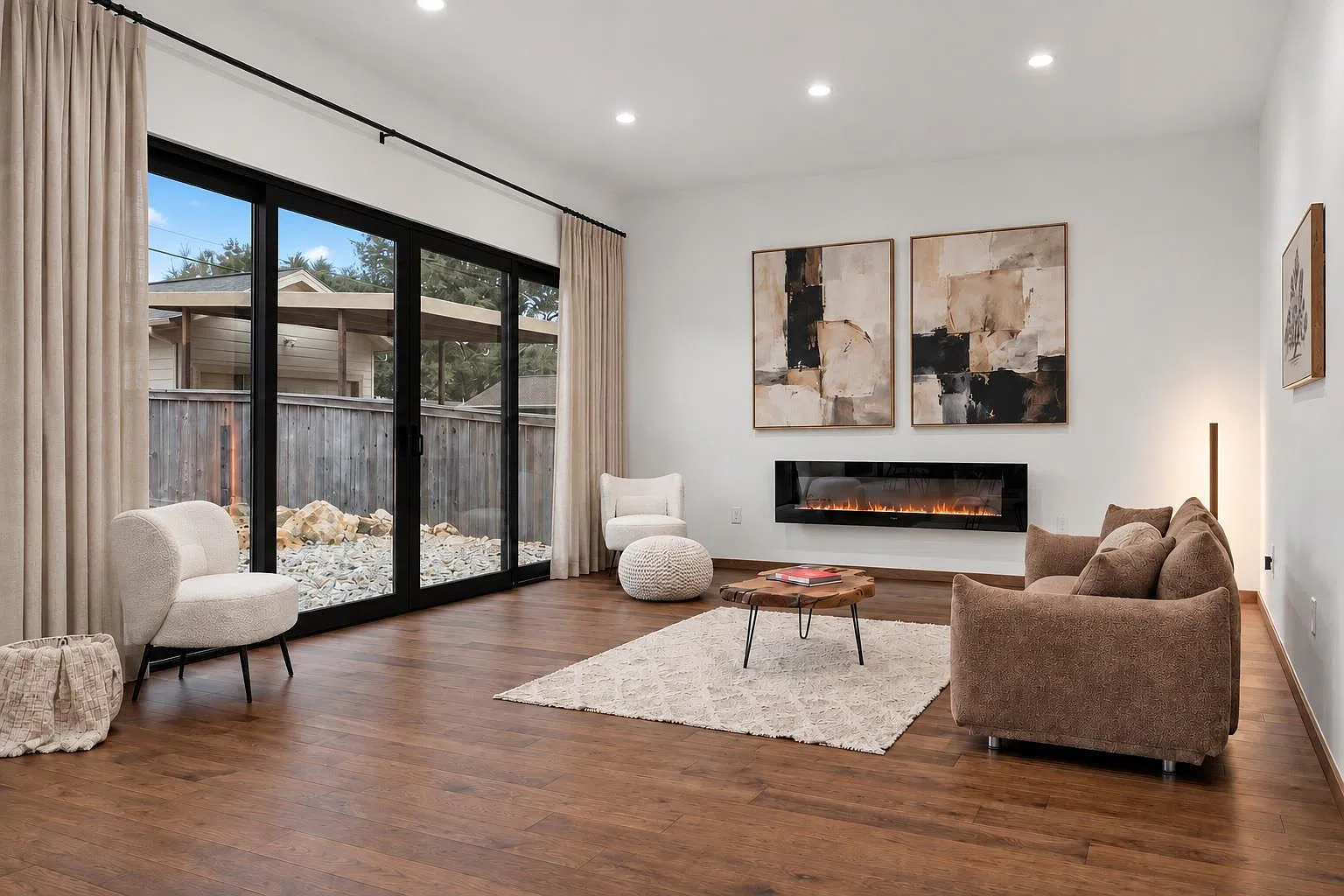3 bed, 2.5 bath, 2482 sqft, $4,500 — Photo 4