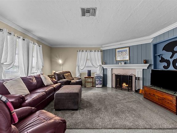 2nd image of 508 VALENCIA ROAD